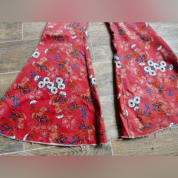 We The Free People CRVY Ma Cherie Floral Flared Jeans 29 OB1067785 Boho Floral - Picture 10 of 13